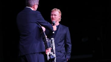 Jordan Cox and Emma Lamb win PCA Player of the Year | PCA ایوارڈز 2025